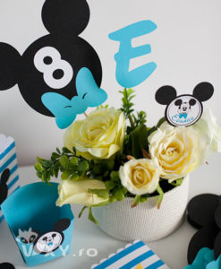 litere decupate, litere pe bete, litere nume personalizat, petreceri personalizate, vixy.ro, papetarie petrecere, papetarie personalizata, litere carton