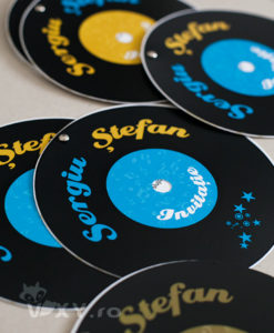 invitatie disc vinil, invitatie personalizata, invitatie botez disc vinil, invitatie nunta disc vinil, vixy.ro, disc vinil, papetarie personalizata botez, invitatii deosebite, invitatie tematica, tema muzicala