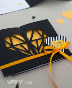 invitatie nunta deosebita, invitatie nunta inima, invitatie nunta decupata, invitatie deosebita, invitatie decupata, vixy.ro, invitatie nunta moderna, papetarie nunta personalizata, invitatii speciale, invitatii altfel