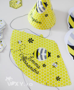 coif personalizat petreceri, coif petrecere, vixy.ro, tema botez albinute, botez albinute, petreceri deosebite, coif personalizat nume copii, coif albinuta, petreceri tematice albinute