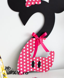 cifra personalizata Minnie, cifra Minnie, cifra aniversara Minnie, Minnie Mouse, vixy.ro, petreceri tematice Minnie, botez tematic, cifra Minnie Mouse