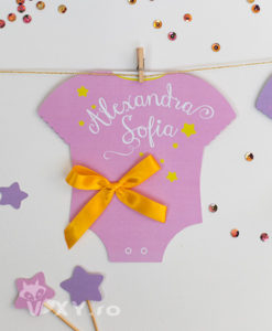 invitatie botez, invitatie personalizata, invitatie body, invitatie fete, body bebe, body cu fundita, invitatie inedita,vixy.ro, body personalizat, invitatie body delicat