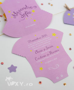 invitatie botez, invitatie personalizata, invitatie body, invitatie fete, body bebe, body cu fundita, invitatie inedita,vixy.ro, body personalizat, invitatie body delicat
