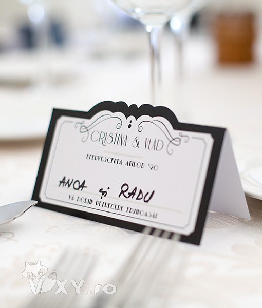 papetarie personalizata, papetarie nunta, anii 20, 1920, petrecere 1920, petrecere anii 20, nunta anii 20, numar de masa, meniu, place card, auriu, tema nunta auriu, materiale papetarie personalizate, nunta auriu, efervescenta anilor 20, vixy.ro, vixy design, produse tematice, numar masa decupat, meniu personalizat, meniu nunta personalizat, meniu auriu, place card auriu, nunta speciala, nunta deosebita,