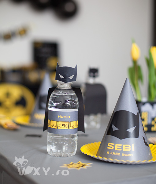 petreceri tematice, petreceri personalizate, batman, petrecere batman, papetarie batman, coif batman, ghirlanda batman, briose batman, etichete batman, etichete personalizate, ghirlanda personalizata, ghirlanda nume, cutii popcorn batman, popcorn batman, cutii personalizate batman, vixy.ro, candy bar, candy bar batman, aniversare batman,petrecere galben si negru, petreceri copii